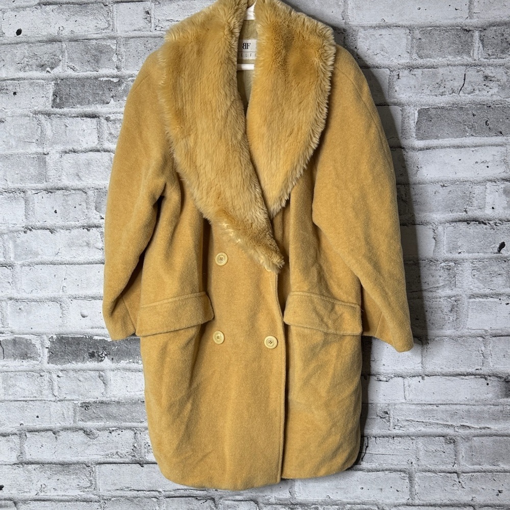 Belfe Women's Tan Coat with Faux Fur Collar